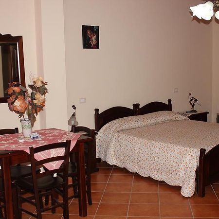 B&B Ulivo Трабия Екстериор снимка