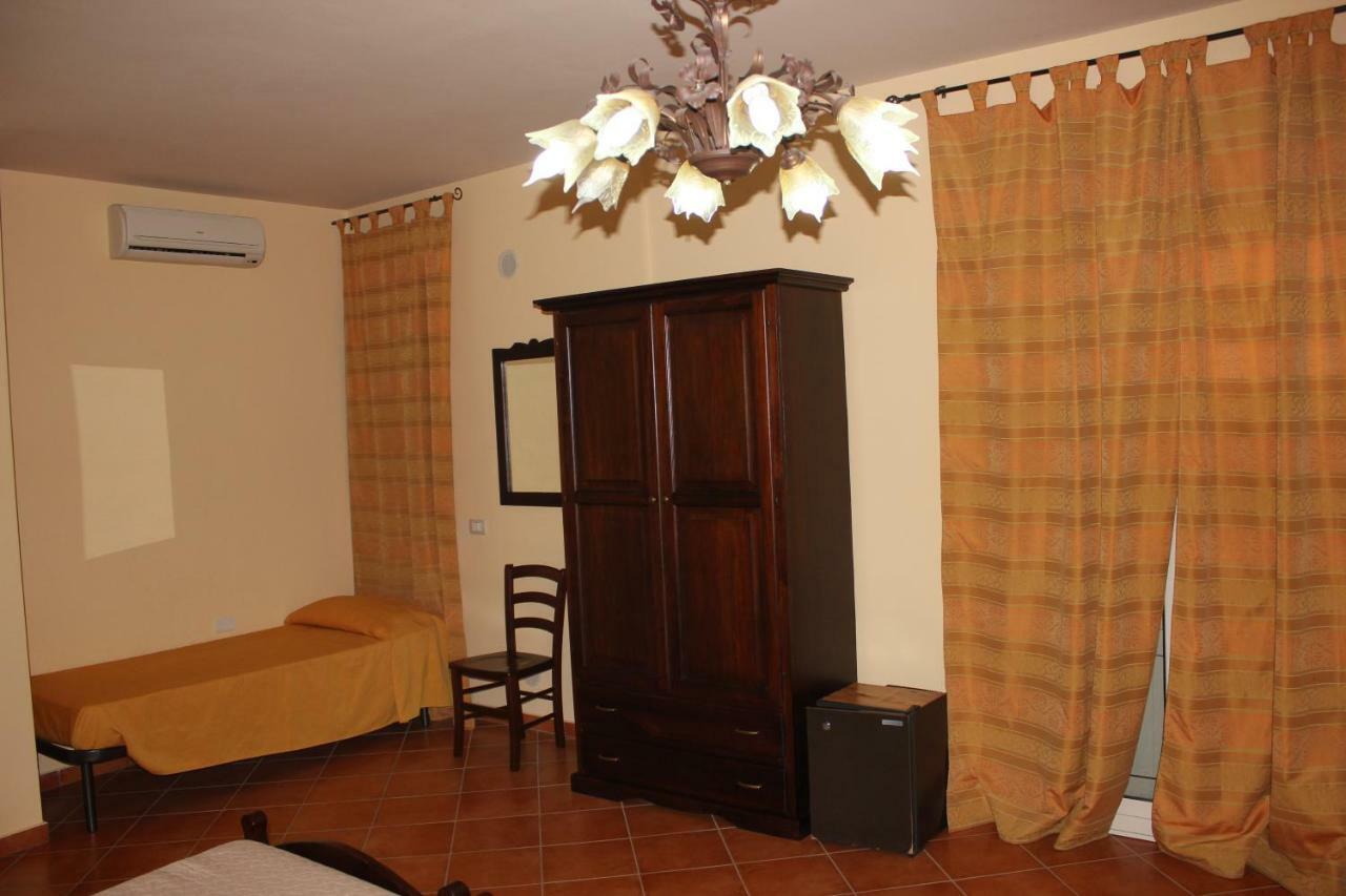 B&B Ulivo Трабия Екстериор снимка